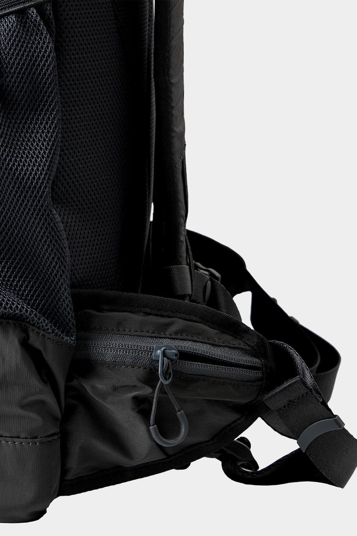 POINTED ONE-SIZE [FOUND POCKET] ASCEND BACKPACK GREY