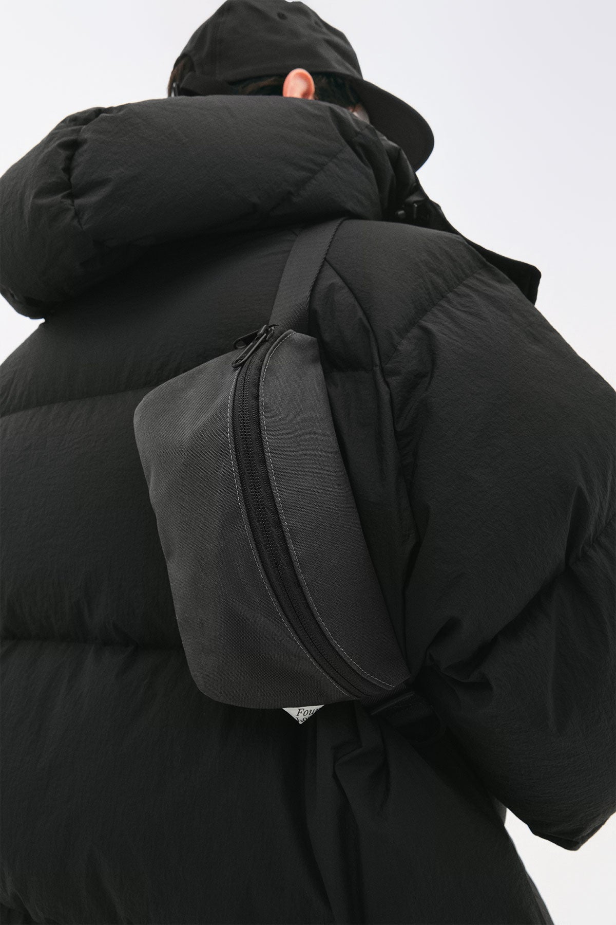 POINTED ONE-SIZE [FOUND POCKET] CITY TRANSIT HIPSACK GREY