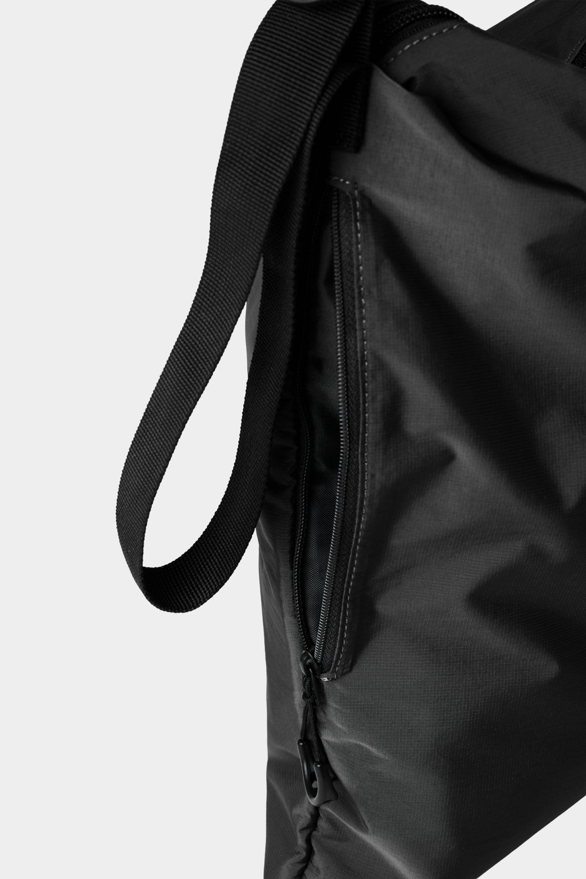 POINTED ONE-SIZE [FOUND POCKET] CITY UTILITY SHOULDER BAG BLACK