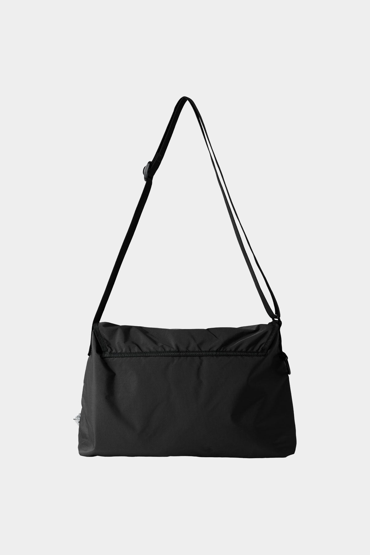 POINTED ONE-SIZE [FOUND POCKET] COMPACT UTILITY CROSS BAG BLACK