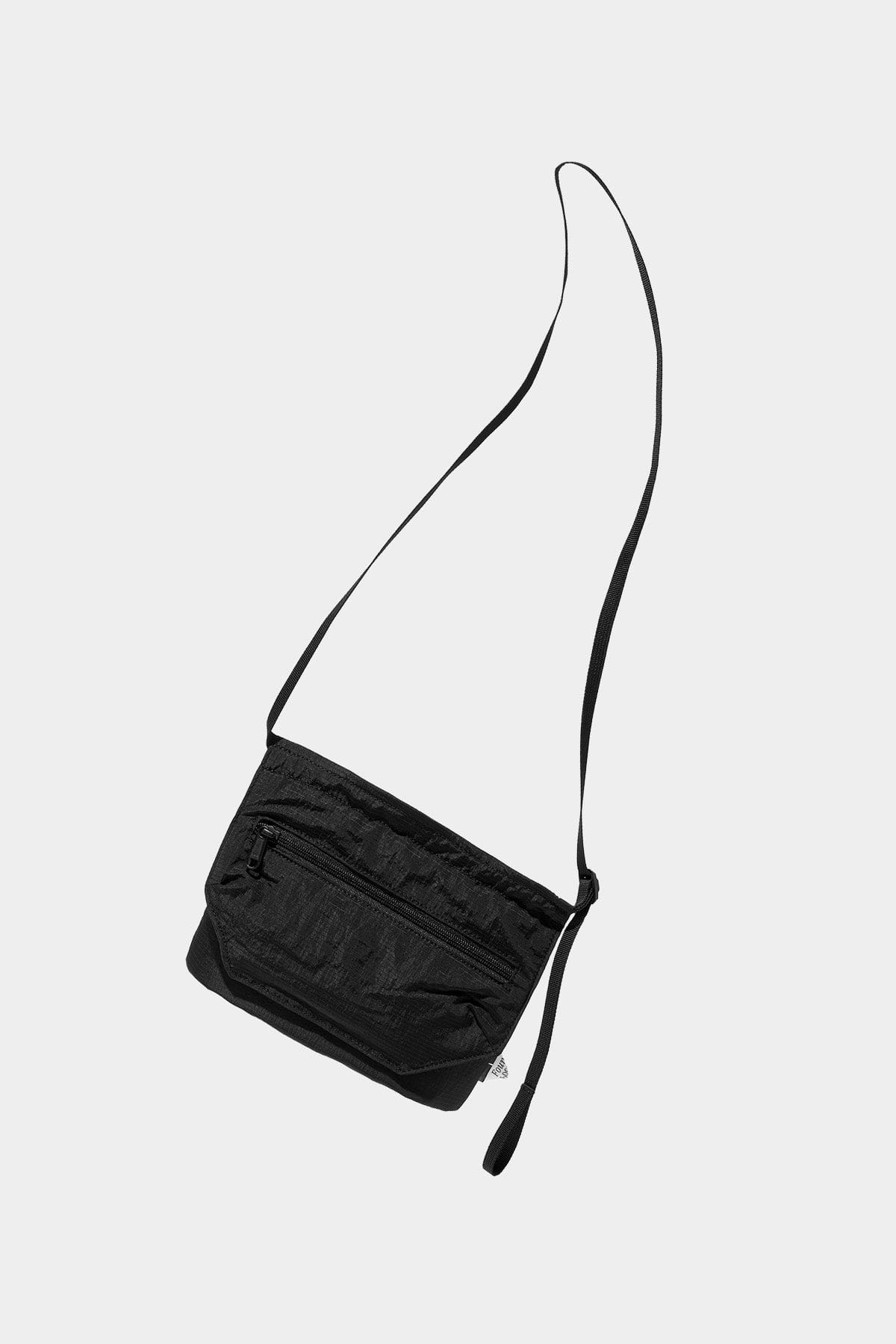 POINTED ONE-SIZE [FOUND POCKET] FEATHER SACOCHE BAG BLACK