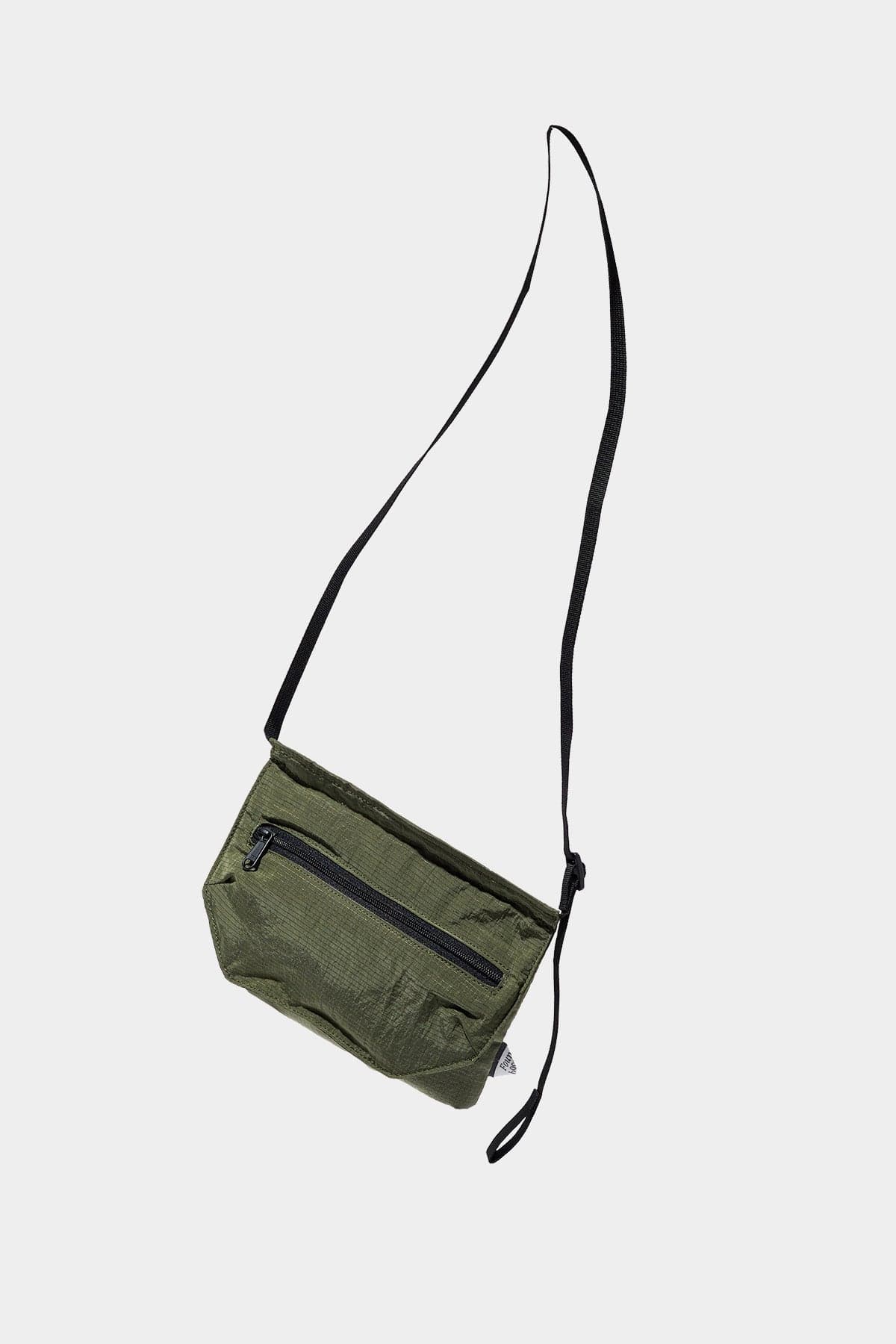 POINTED ONE-SIZE [FOUND POCKET] FEATHER SACOCHE BAG OLIVE