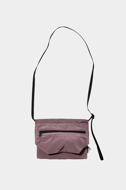 POINTED ONE-SIZE [FOUND POCKET] FEATHER SACOCHE BAG SILVER PINK