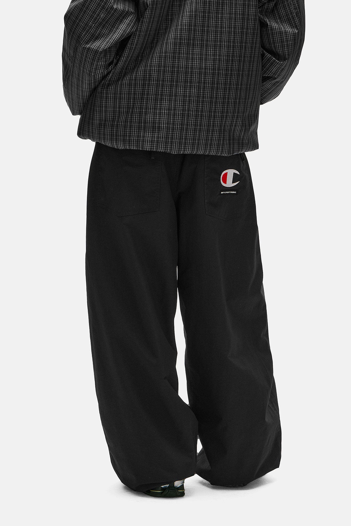 [CHAMPION x DIMITO] C-LOGO BASIC PANTS (WIDE FIT LV.2) BLACK (Available date : 26.10.12)