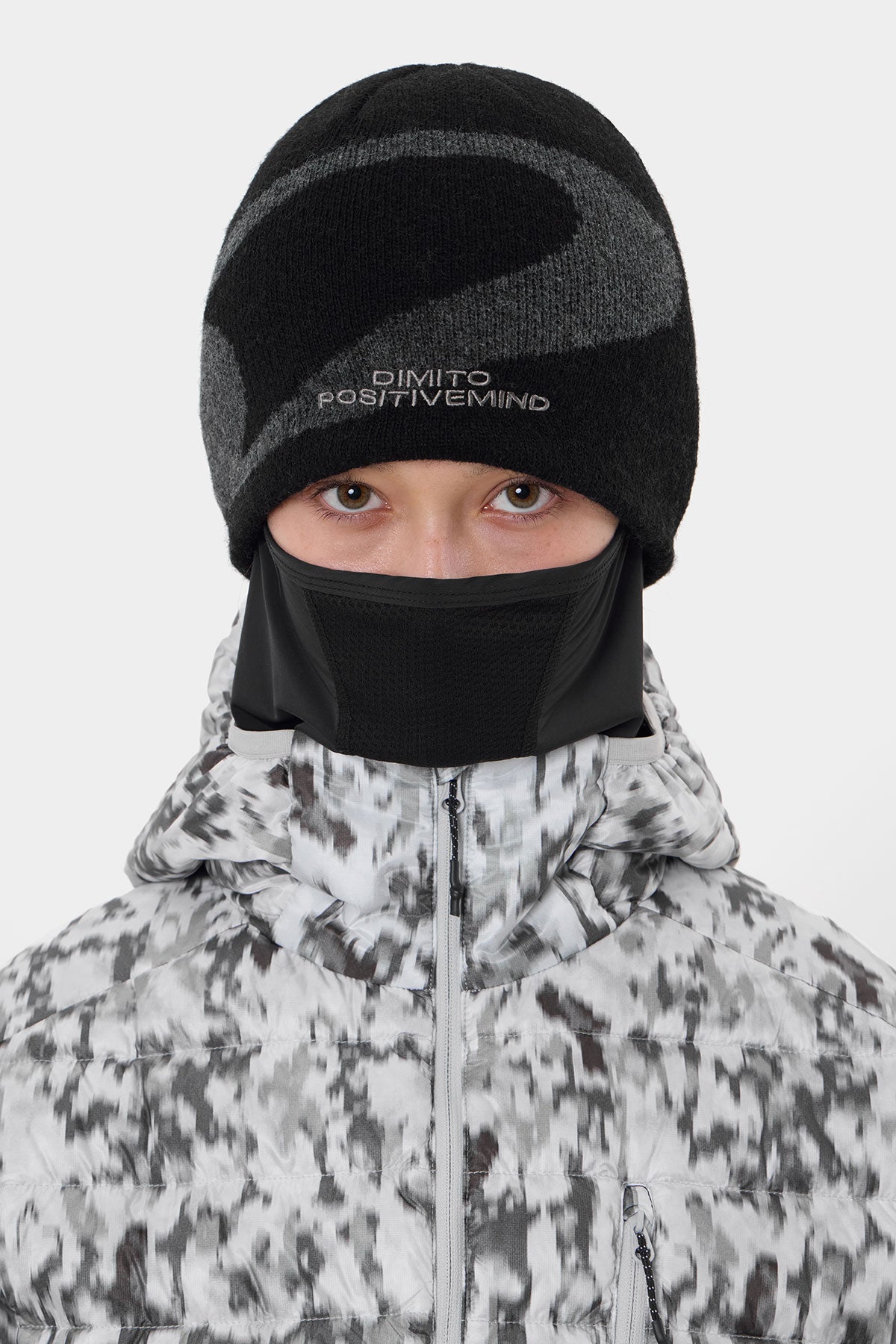26 AURA BLOCK MASK BLACK