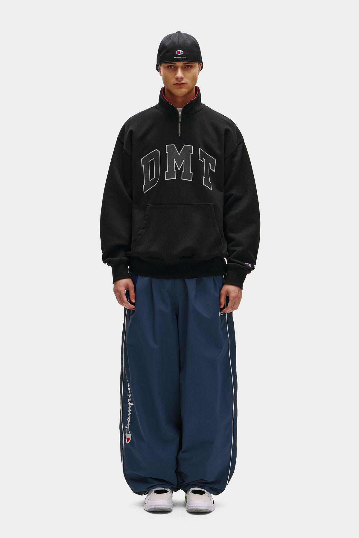 [CHAMPION x DIMITO] SCRIPT TRACK BANDED PANTS (WIDE FIT LV.2) YALE BLUE (Available date : 26.10.12)