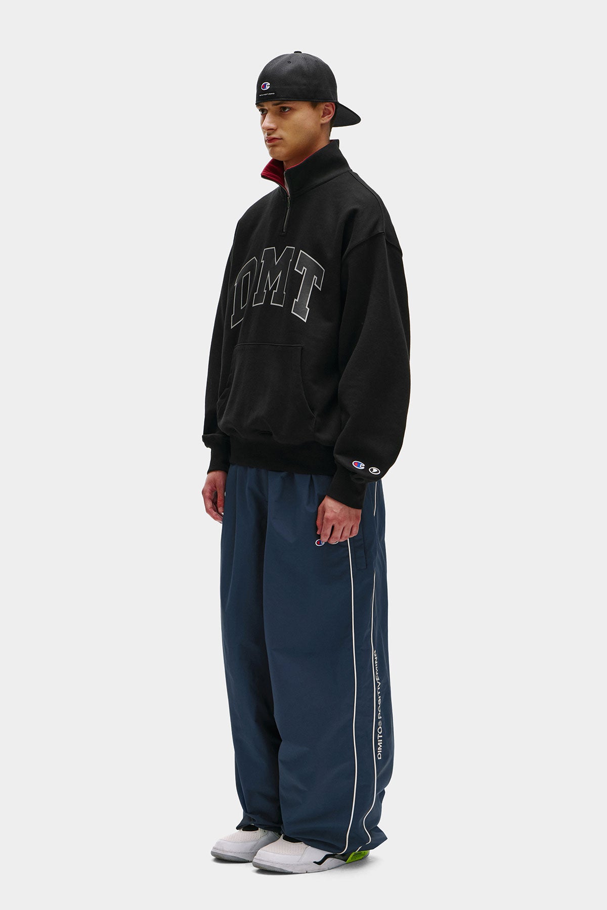 [CHAMPION x DIMITO] SCRIPT TRACK BANDED PANTS (WIDE FIT LV.2) YALE BLUE (Available date : 26.10.12)