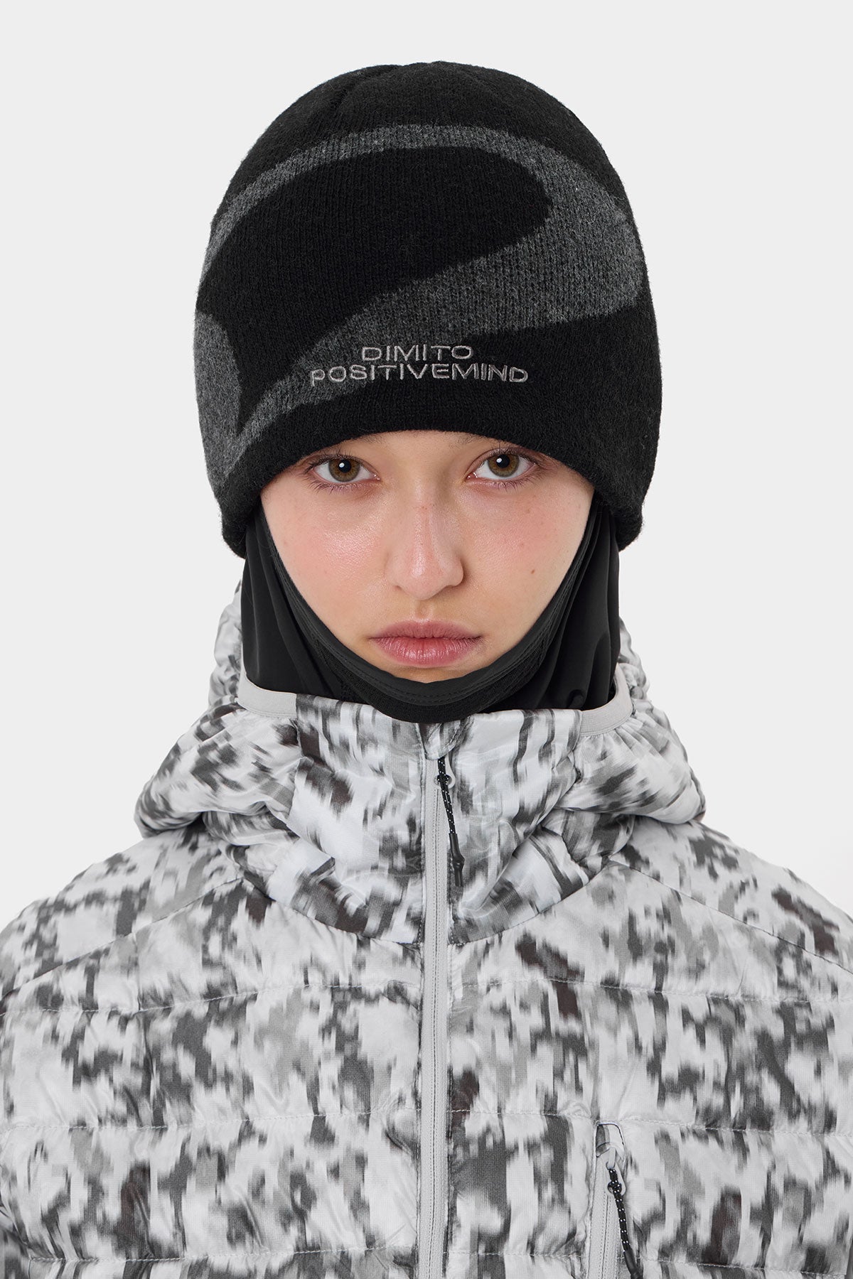26 AURA BLOCK MASK BLACK