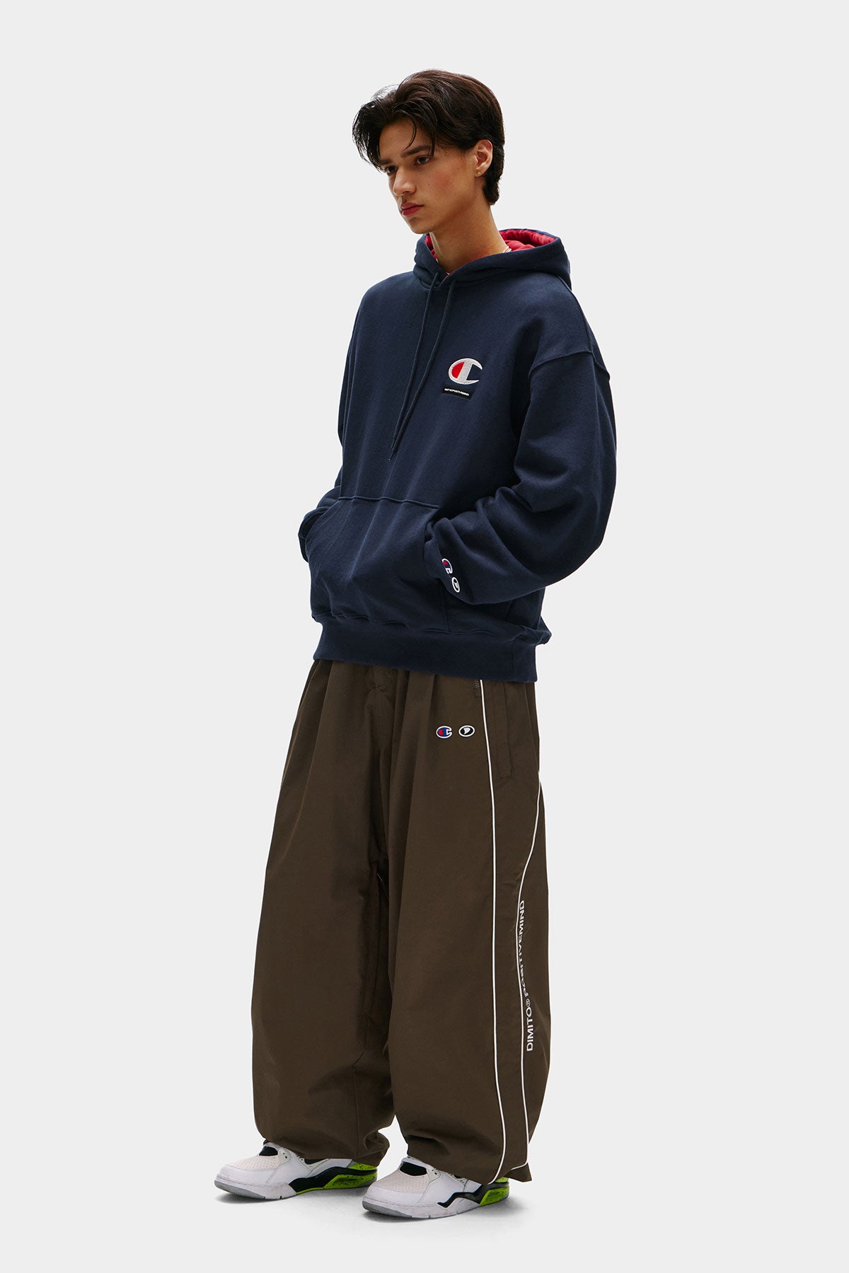 [CHAMPION x DIMITO] SCRIPT TRACK BANDED PANTS (WIDE FIT LV.2) SEAL BROWN (Available date : 26.10.12)