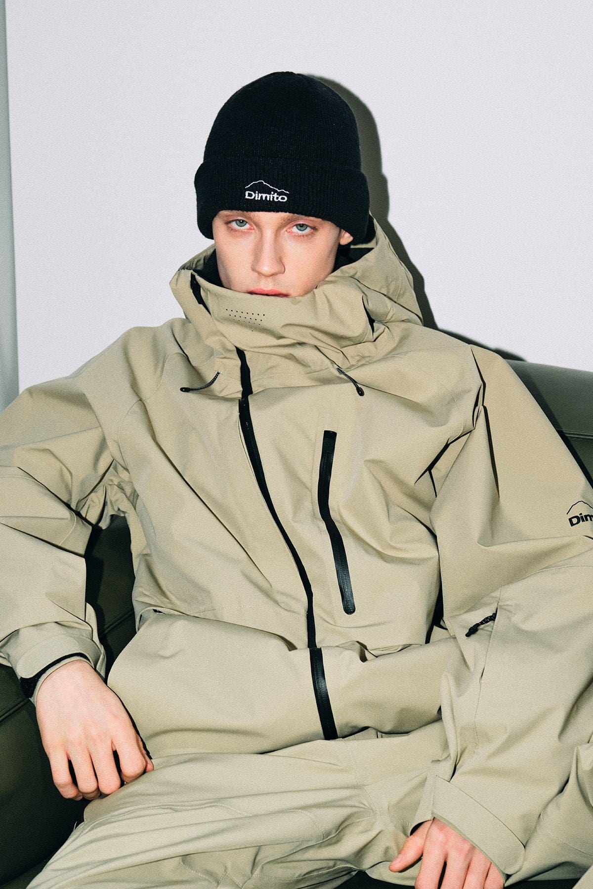 [INVITED] 24 APEX JACKET OFF SAND