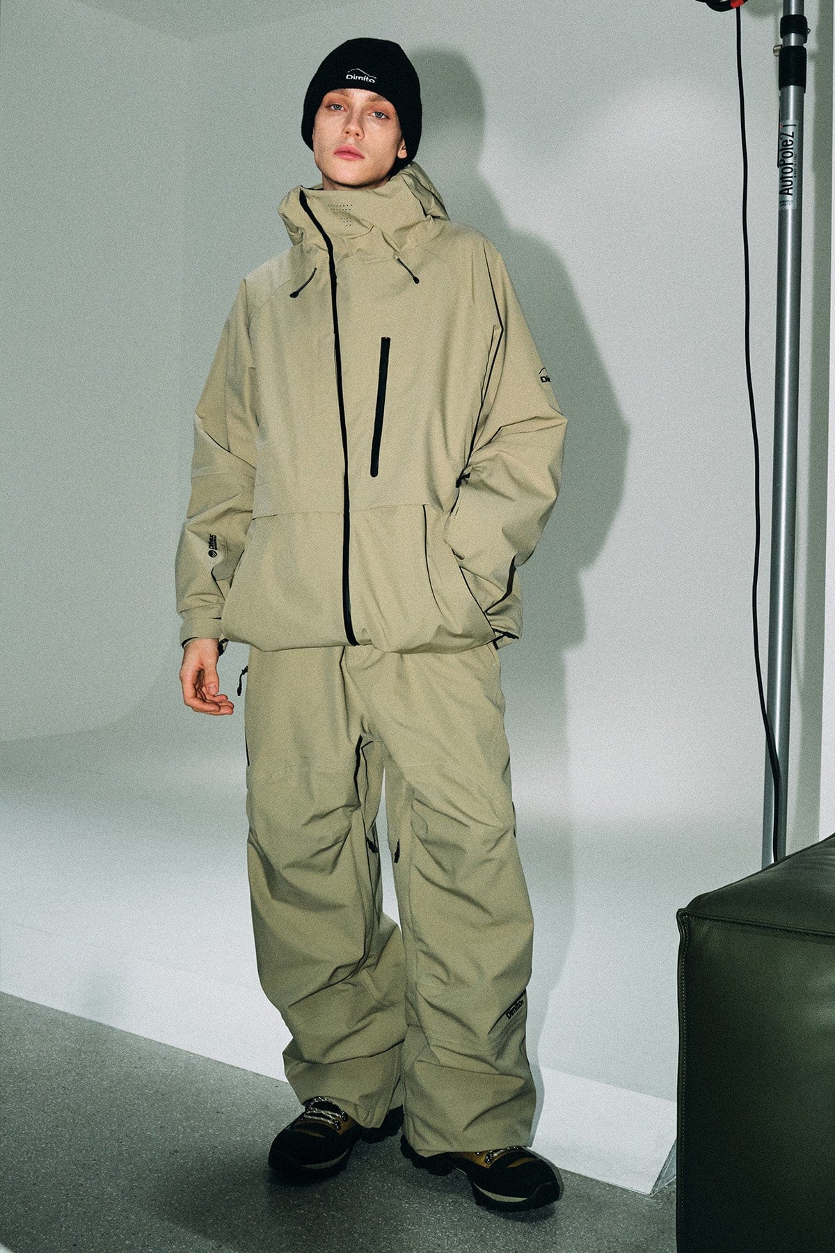 [INVITED] 24 APEX JACKET OFF SAND