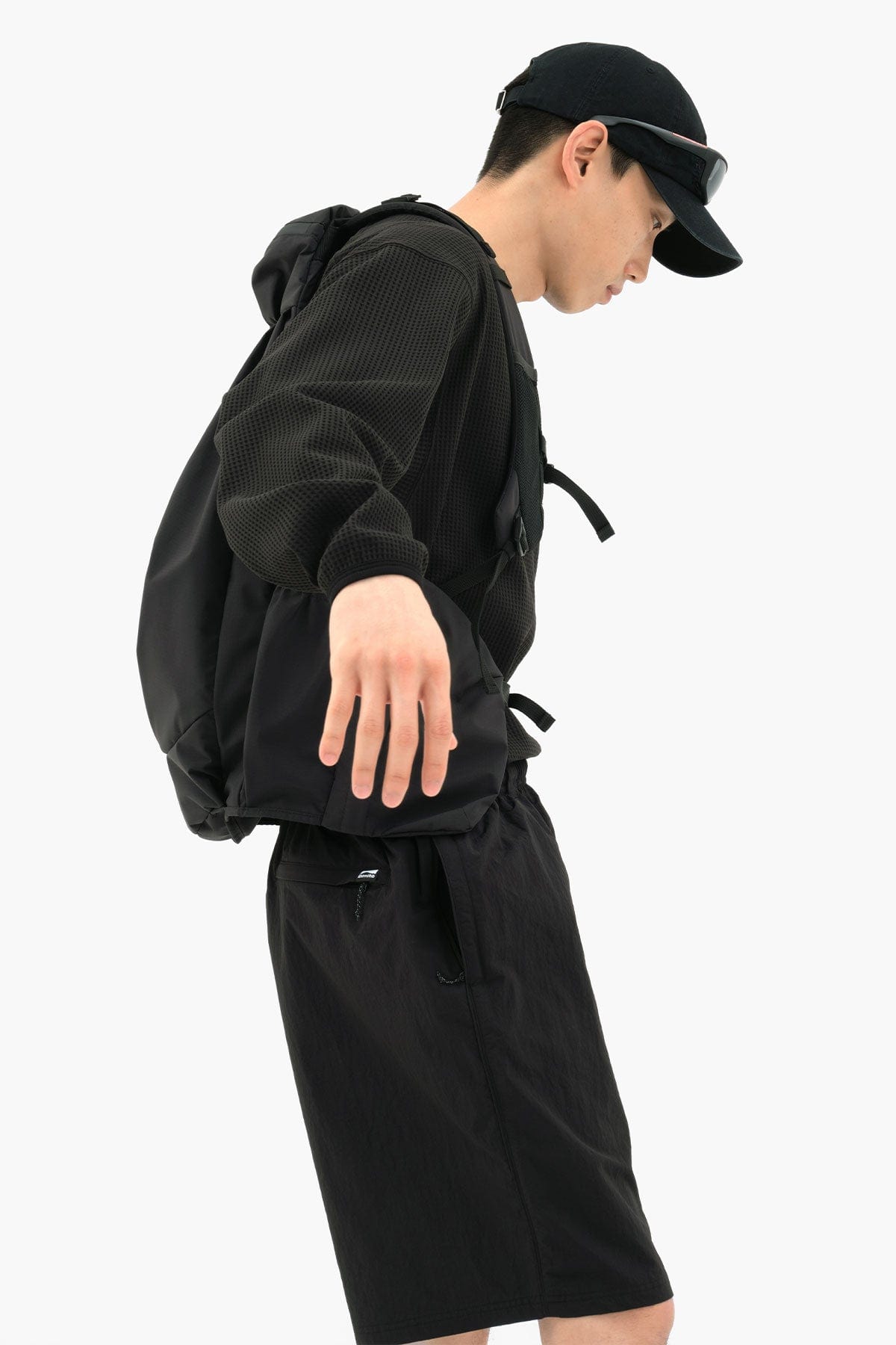 [INVITED] 25 COMBINE SHORTS (STANDARD FIT) BLACK