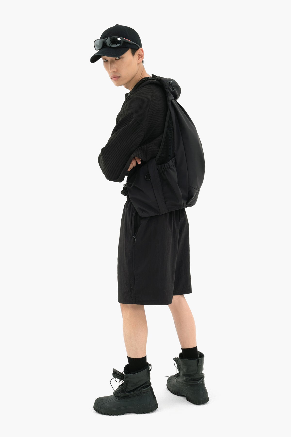 [INVITED] 25 COMBINE SHORTS (STANDARD FIT) BLACK