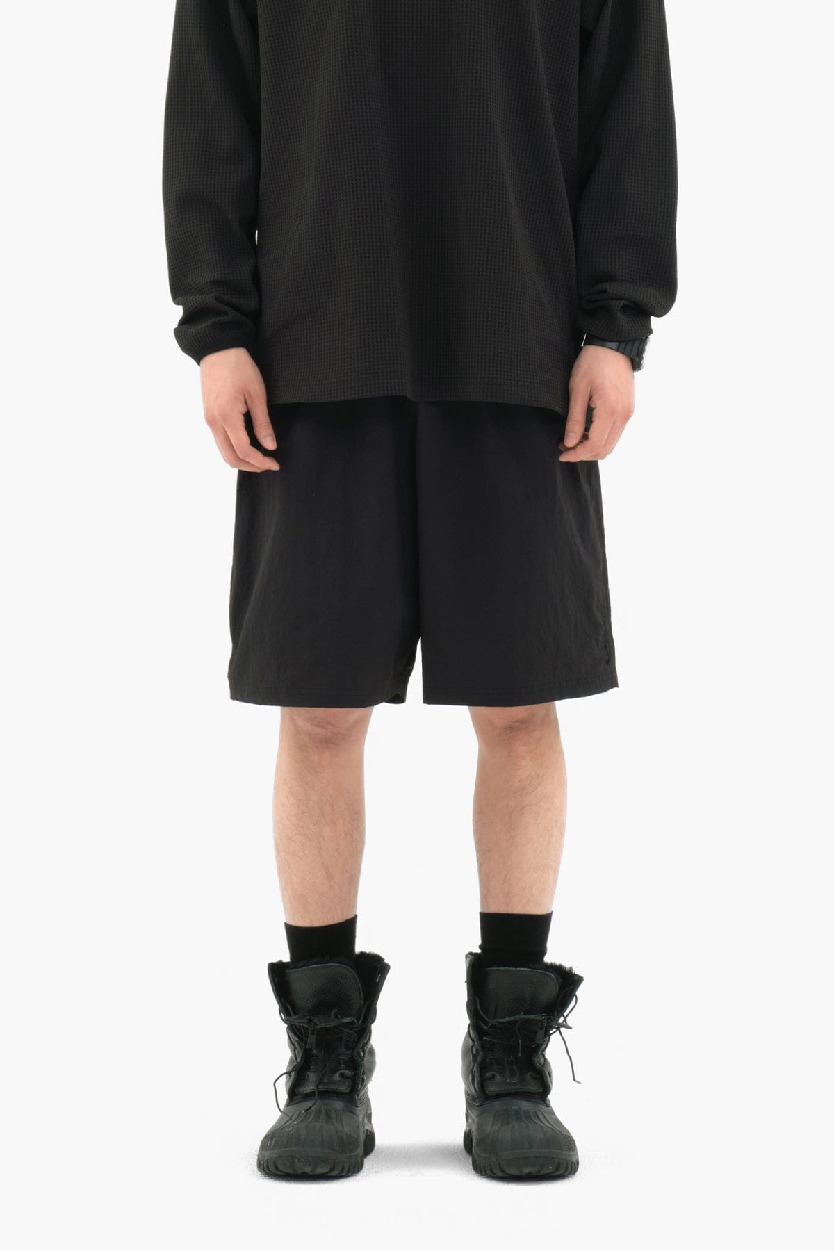 [INVITED] 25 COMBINE SHORTS (STANDARD FIT) BLACK