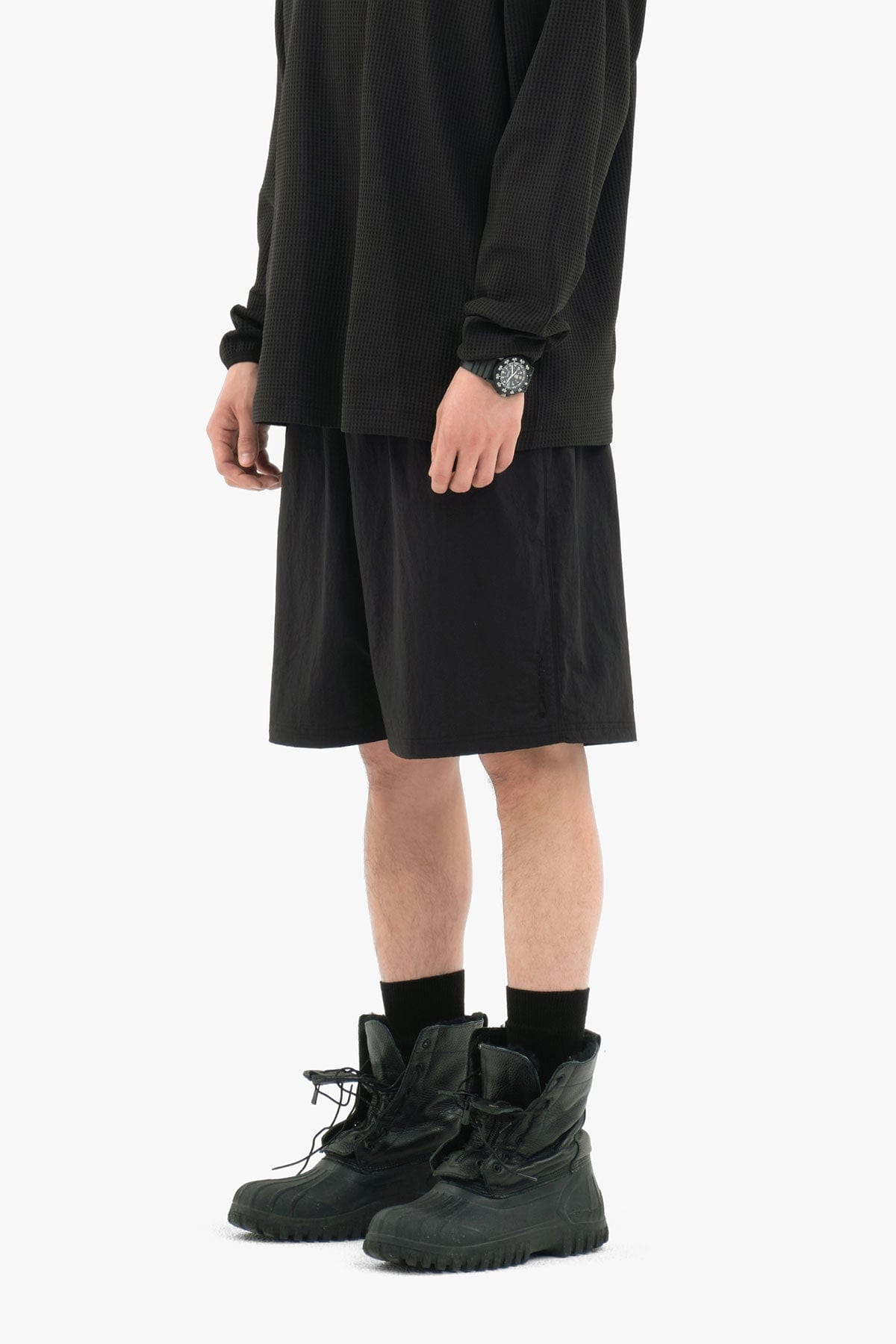 [INVITED] 25 COMBINE SHORTS (STANDARD FIT) BLACK