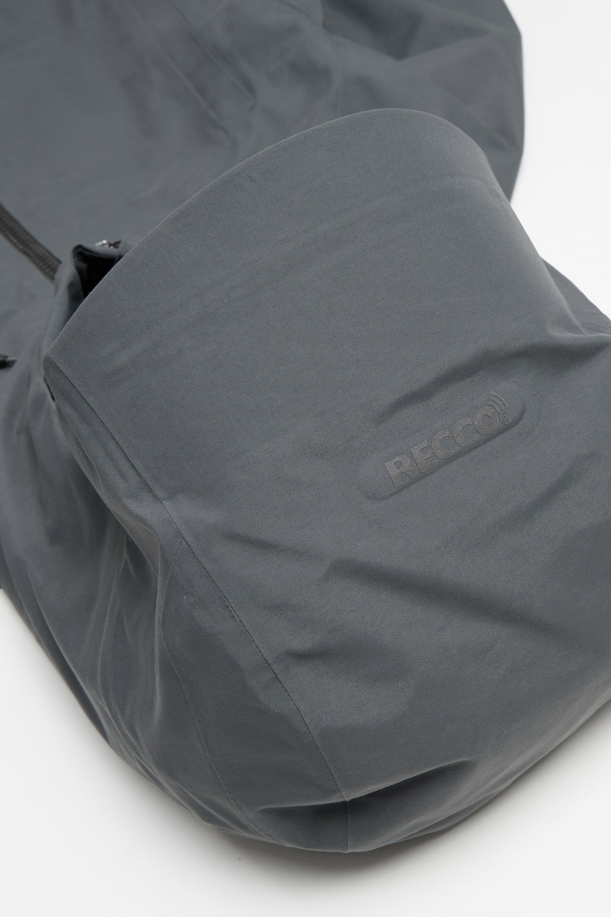 [INVITED] 25 GORE-TEX 2L JACKET BLACK