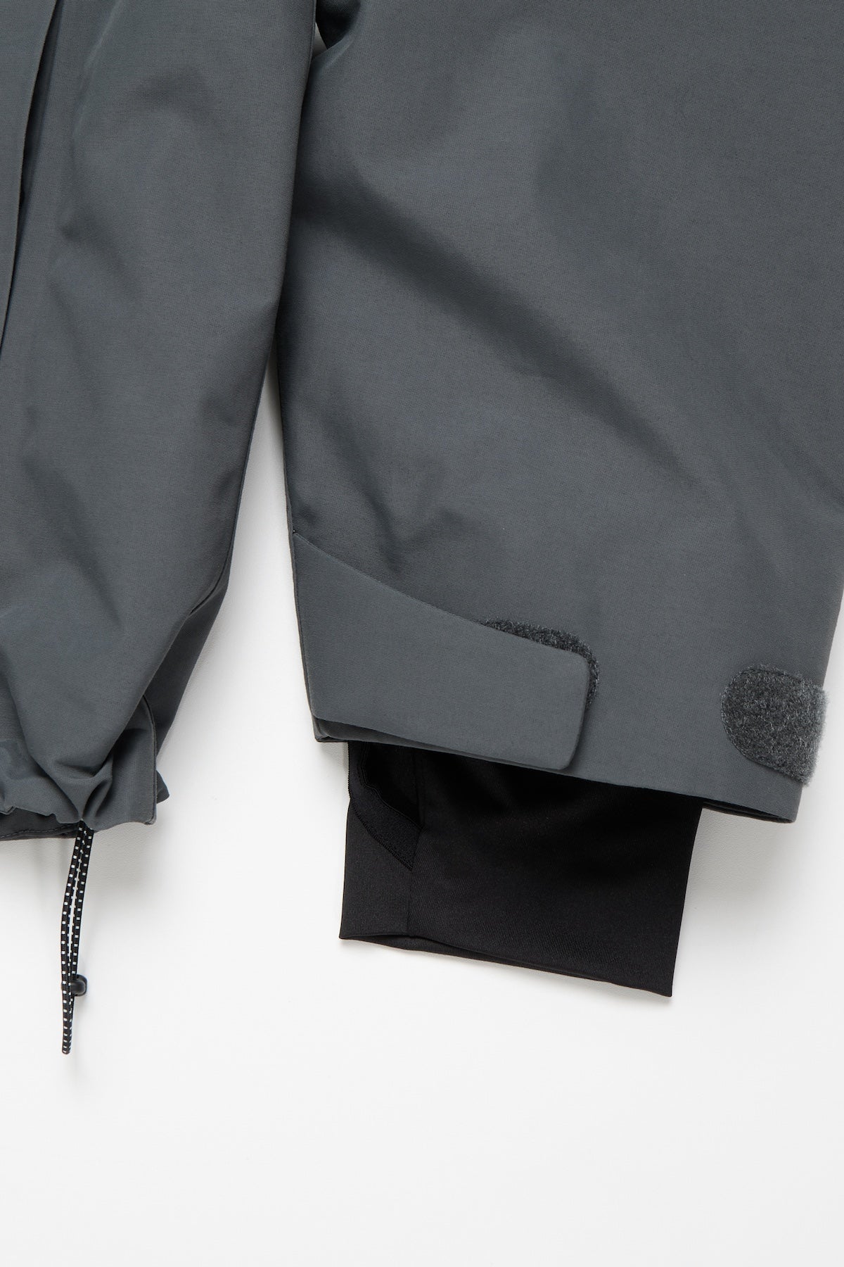 [INVITED] 25 GORE-TEX 2L JACKET DARK SHADOW