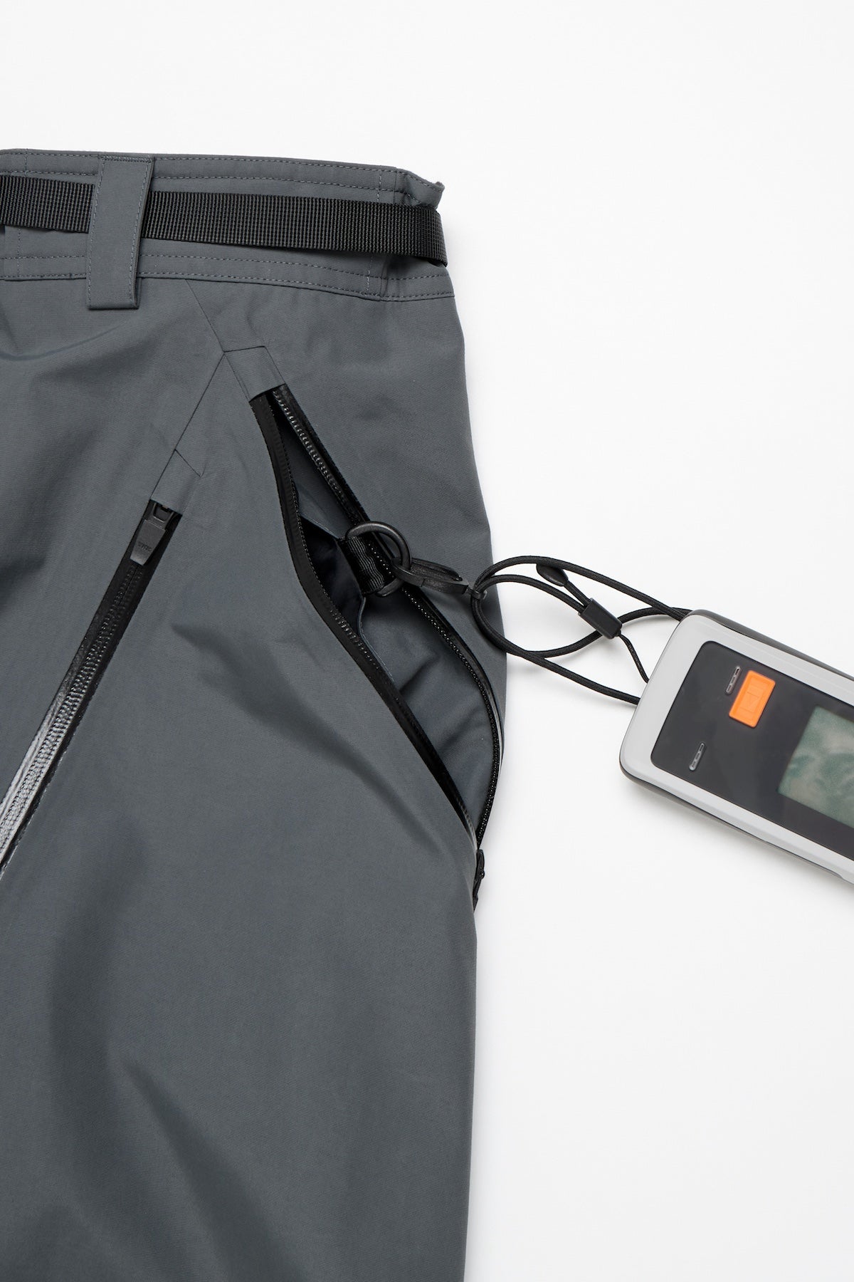 [INVITED] 25 GORE-TEX 2L PANTS (RELAXED FIT) BRICK