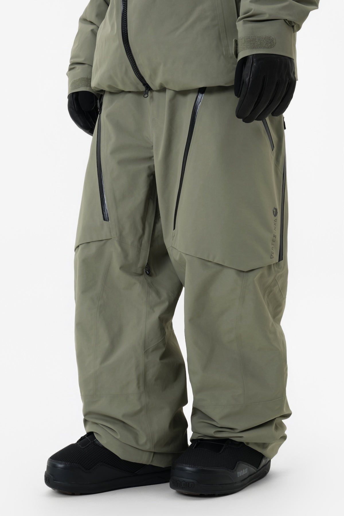 [INVITED] 25 GORE-TEX 2L PANTS (RELAXED FIT) SLATE SAGE
