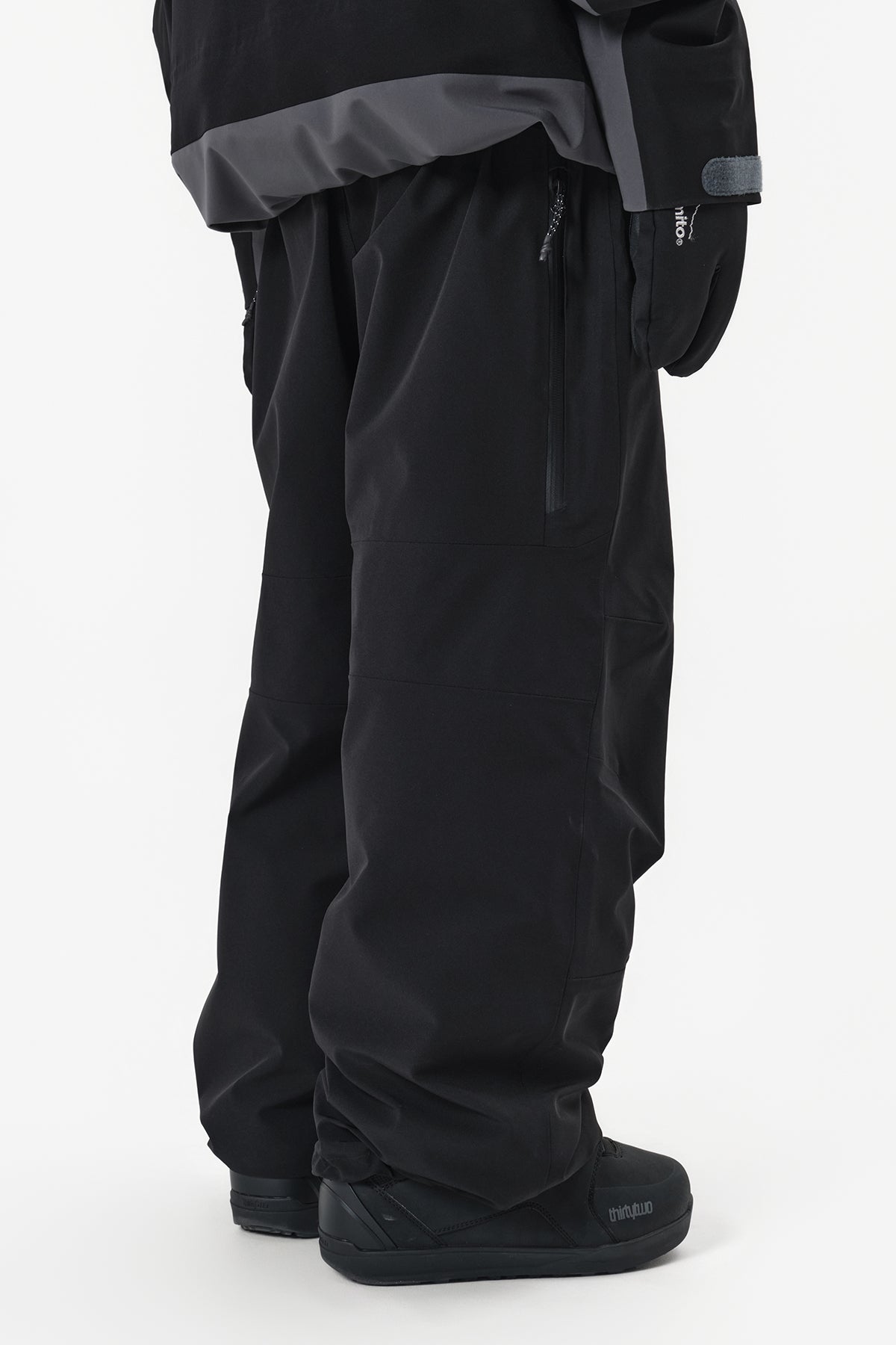 [INVITED] 25 LEVEL 2L PANTS (RELAXED FIT) BLACK