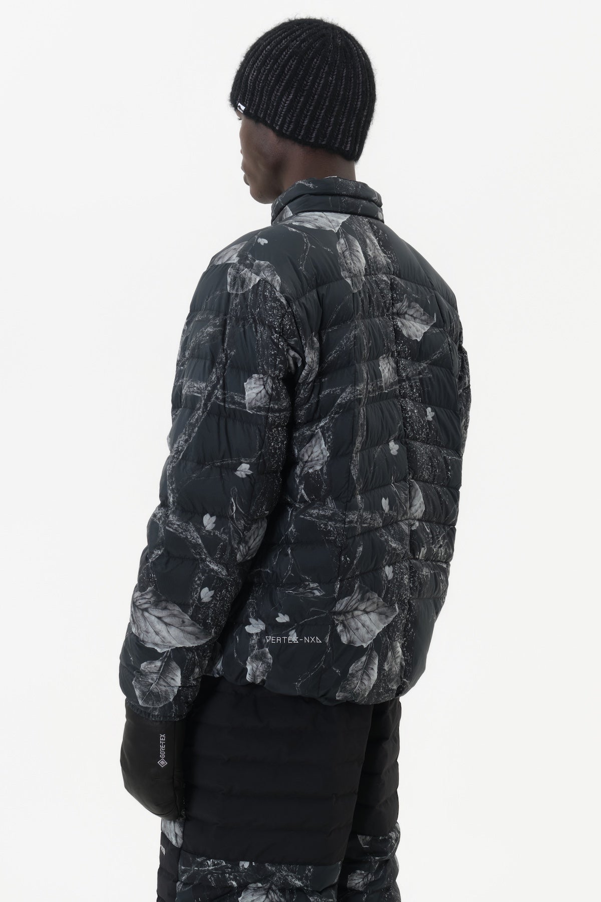 [INVITED] 25 VTX COZY DOWN JACKET NIGHT TREE
