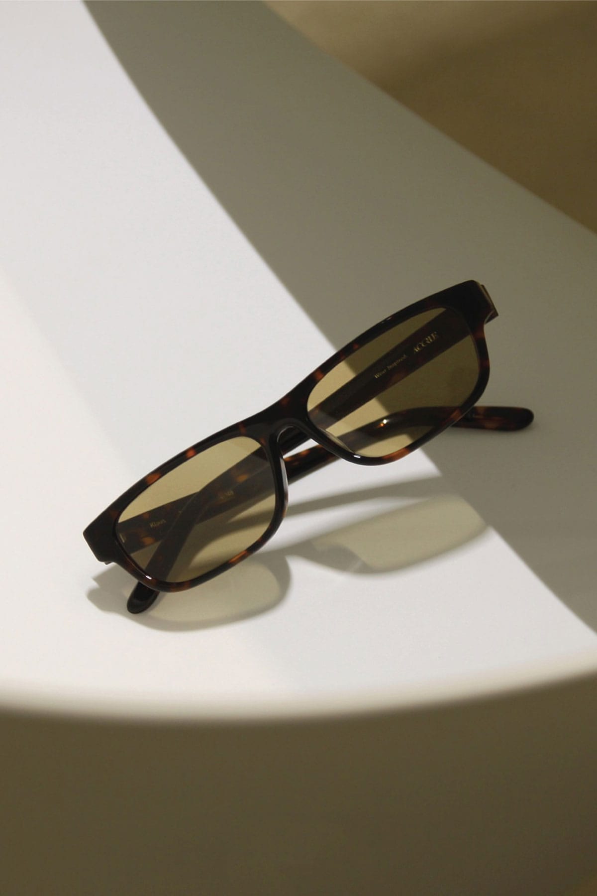 [INVITED] [ACCRUE] KLAUS TOR[S] LIGHT BROWN LENS