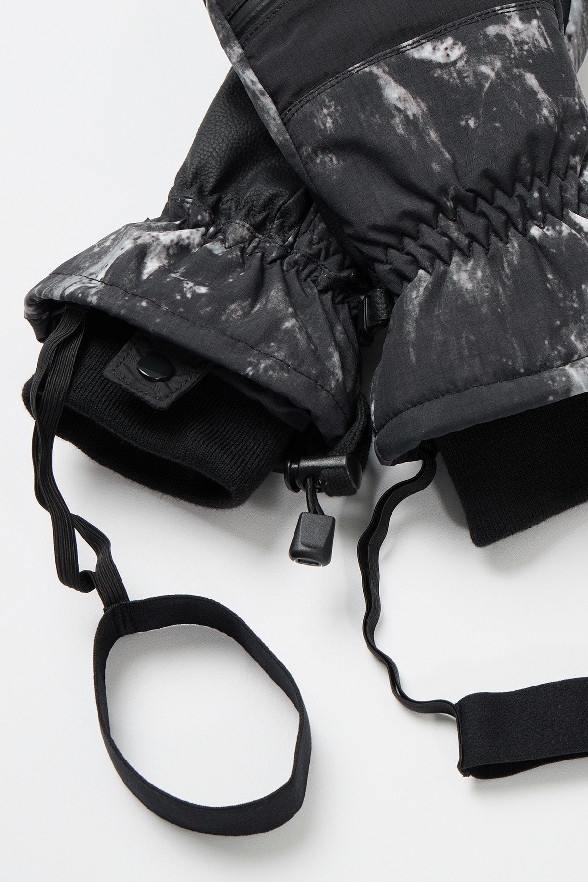 VERT BLOCK VENT MITTEN MARBLE BLACK