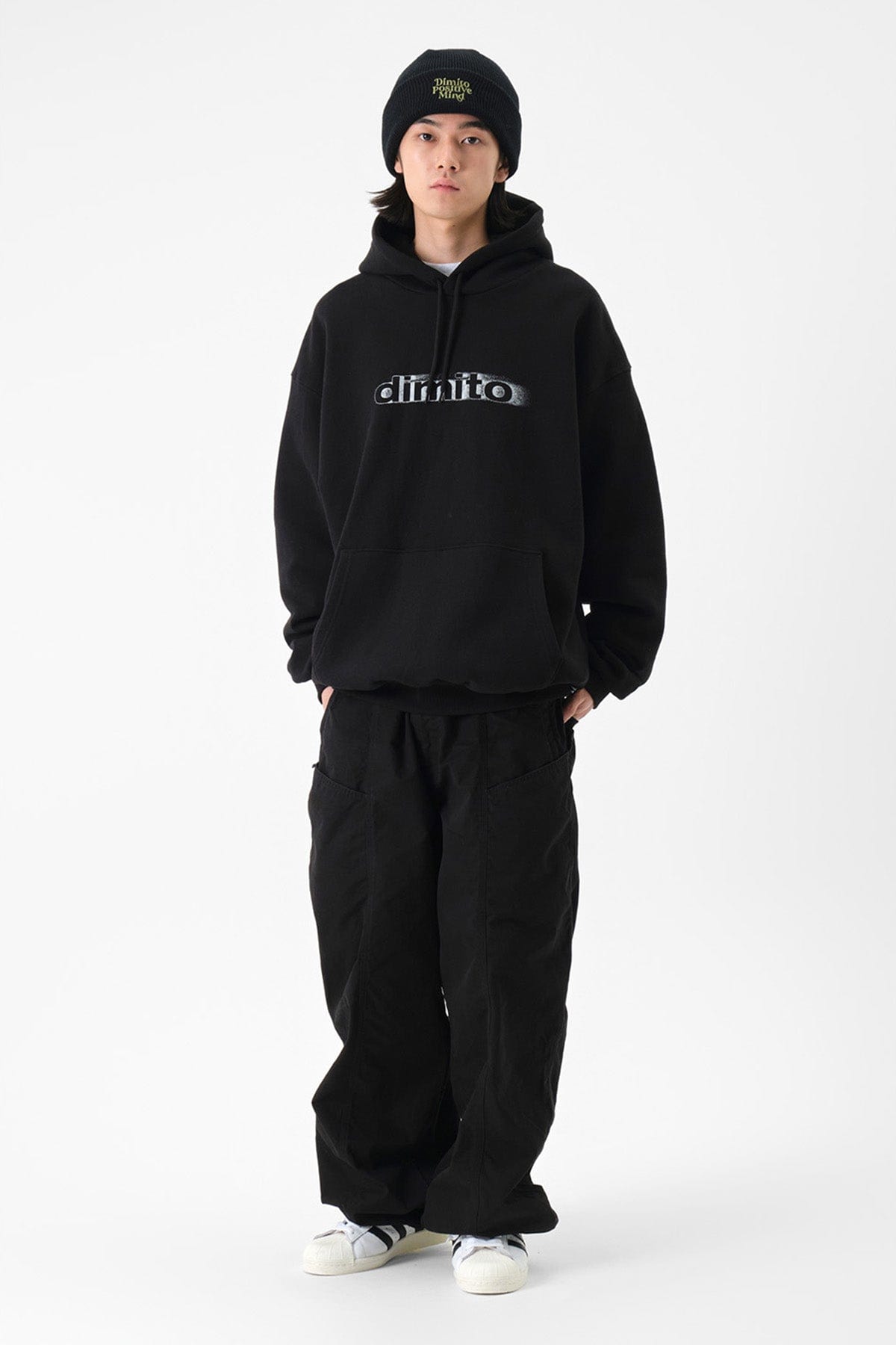 [INVITED] BLURRY LOGO HOODIE BLACK