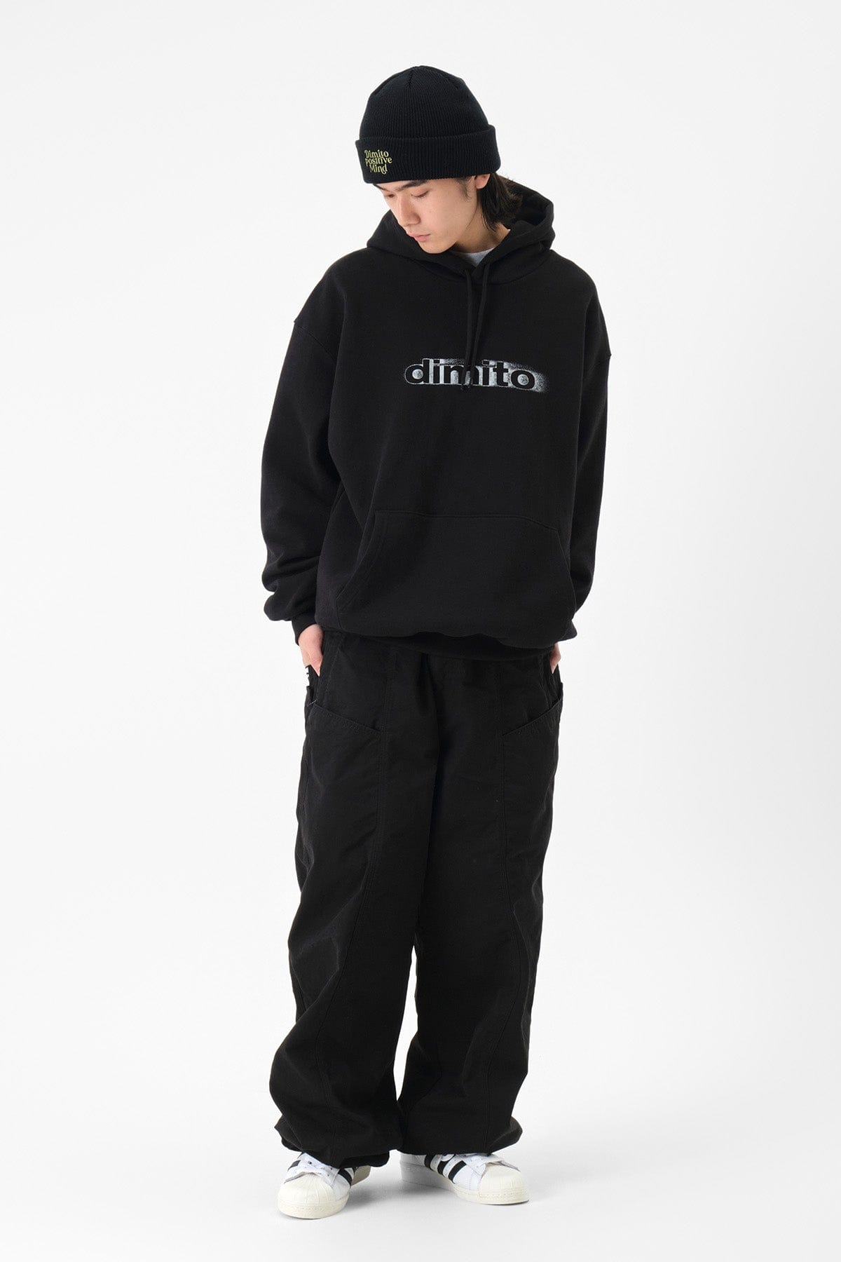 [INVITED] BLURRY LOGO HOODIE BLACK