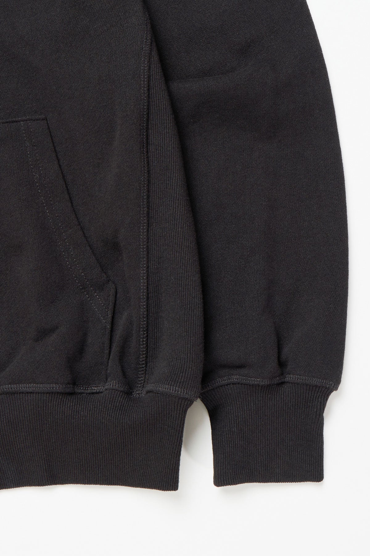 VERT CIRCLE LOGO HALF ZIP SWEATSHIRT BLACK