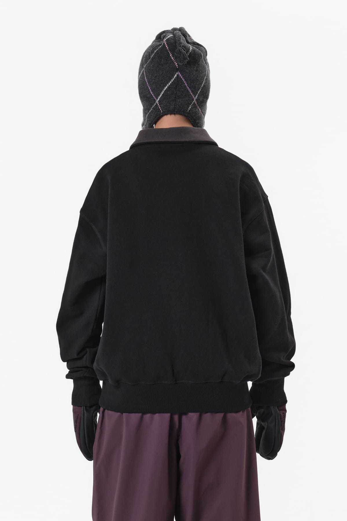 [INVITED] CIRCLE LOGO HALF ZIP SWEATSHIRT BLACK