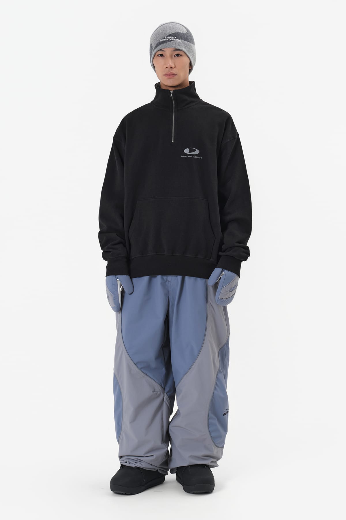 [INVITED] CIRCLE LOGO HALF ZIP SWEATSHIRT BLACK