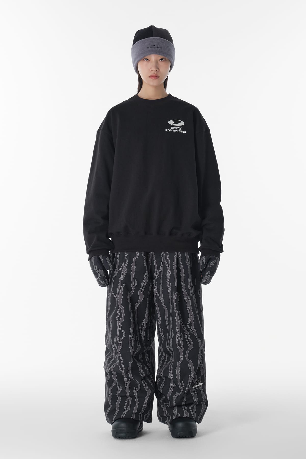[INVITED] CIRCLE LOGO SWEATSHIRT BLACK