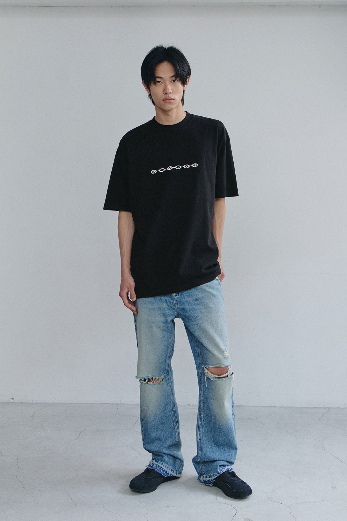 VERT DIVISION LOGO SSV GD 6.5OZ TEE BLACK (Available on 26.05.07)