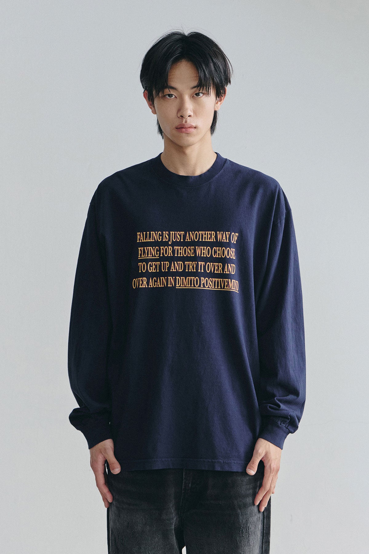 VERT DMT FLOW LSV GD 6.5OZ TEE NAVY (Available on 26.05.07)