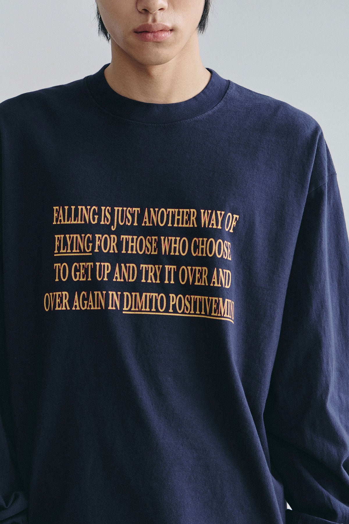 VERT DMT FLOW LSV GD 6.5OZ TEE NAVY (Available on 26.05.07)