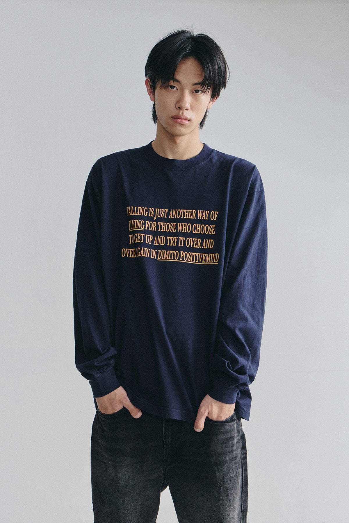 VERT DMT FLOW LSV GD 6.5OZ TEE NAVY (Available on 26.05.07)