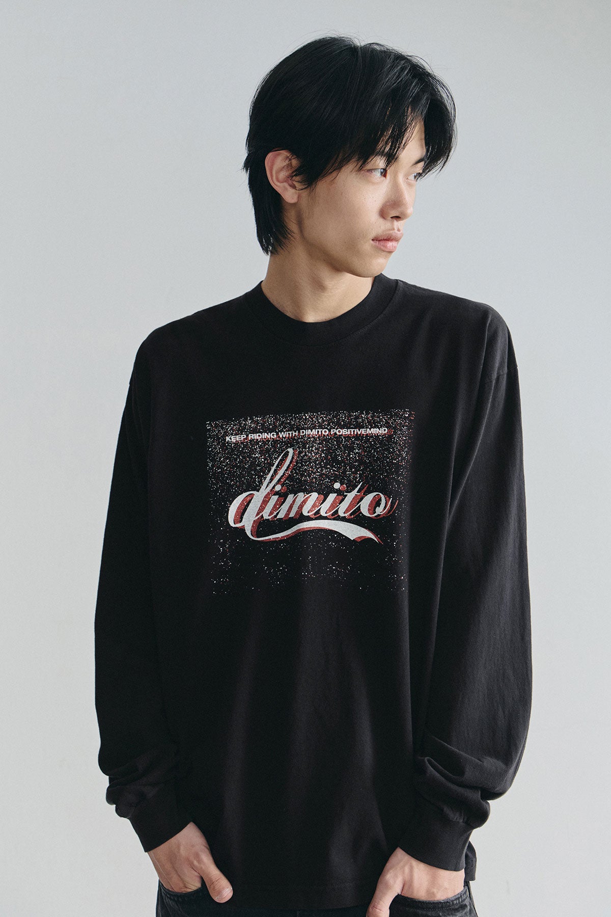 VERT DMT VINTAGE SCRIPT LSV GD 6.5OZ TEE BLACK (Available on 26.05.07)