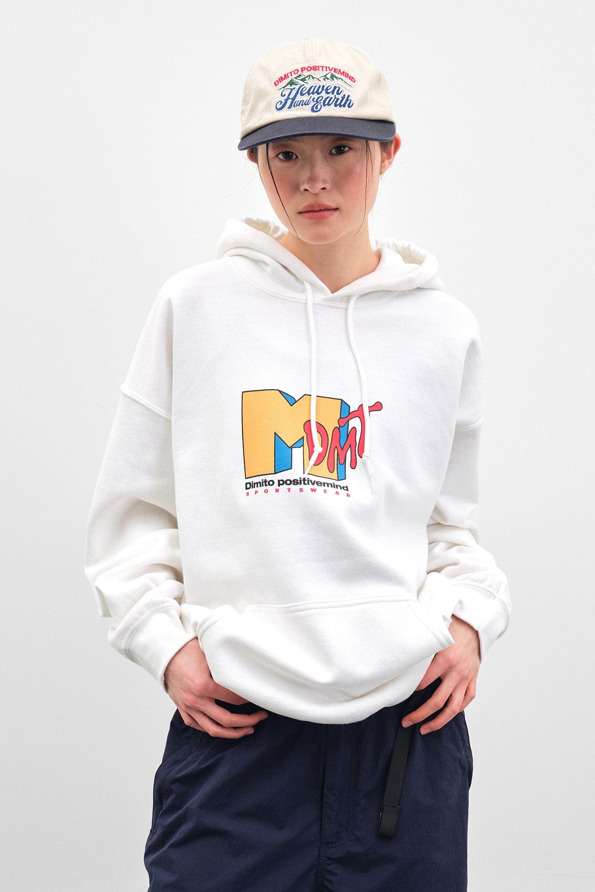 [INVITED] DMTV HOODIE WHITE