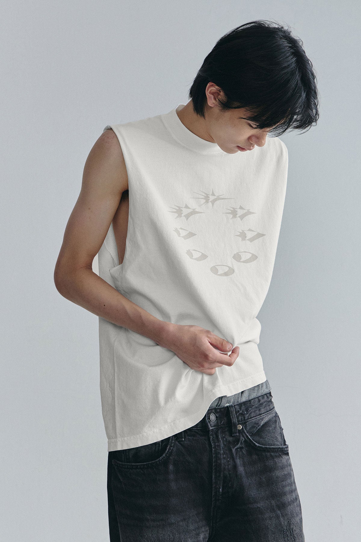 VERT EXPLODING D-AXIS GD 6.5OZ SLEEVELESS OFF WHITE (Available on 26.05.07)