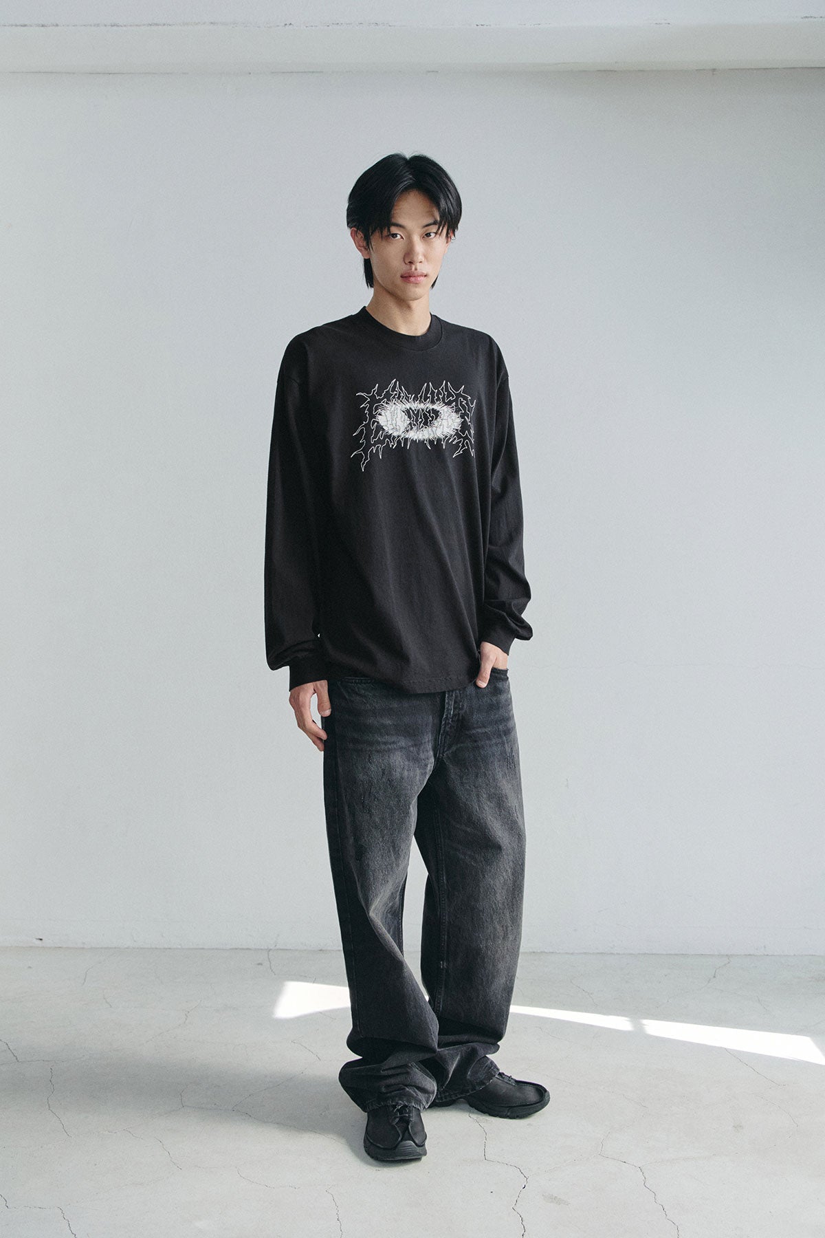 VERT EXPLODING D-AXIS LSV GD 6.5OZ TEE BLACK (Available on 26.05.07)