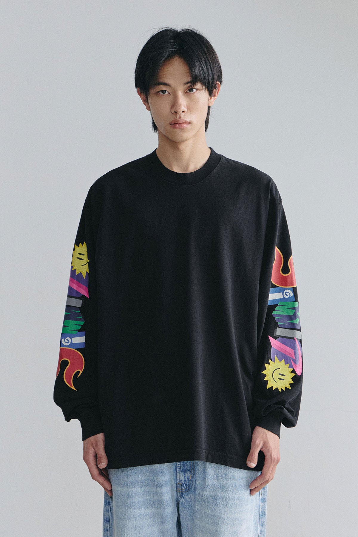 VERT GRAPHIC COMBO LSV GD 6.5OZ TEE BLACK (Available on 26.05.07)