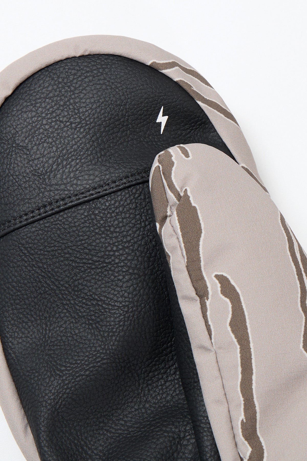 VERT HAE REFLECTIVE LINE MITTEN HAE MT SAND