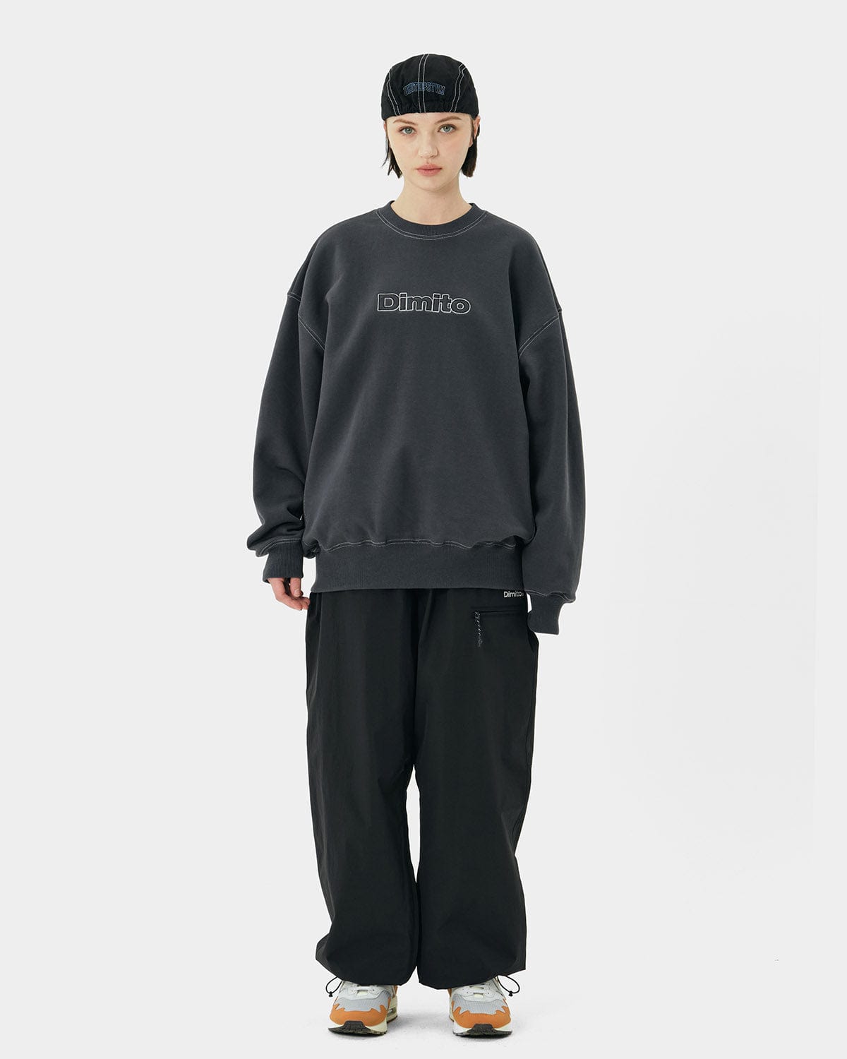 [teket] / ☆ 25SS Random Sweatshirt / Charcoal LINE SWEATSHIRTS CHARCOAL – DIMITO INTERNATIONAL