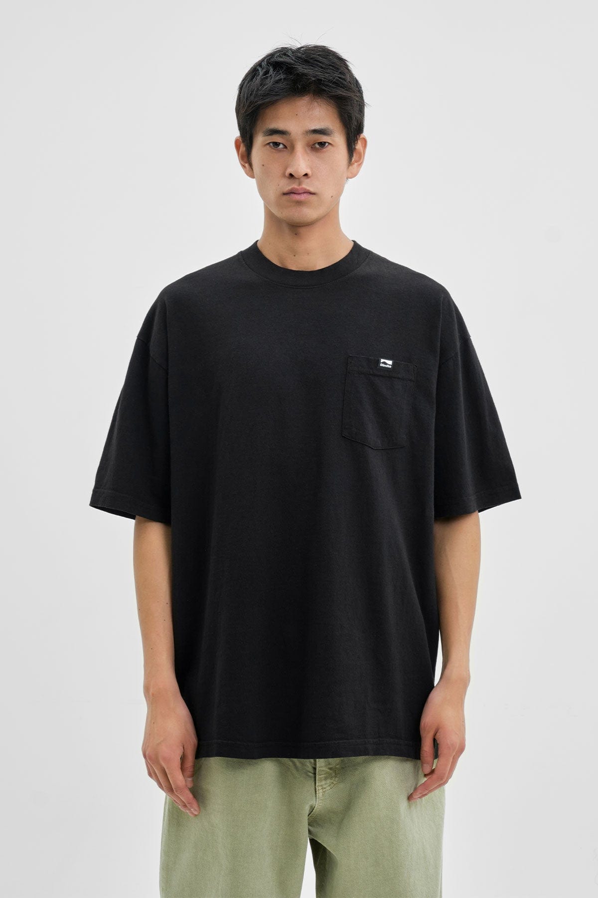 VERT MT LOGO POCKET SSV GD 6.5OZ TEE BLACK