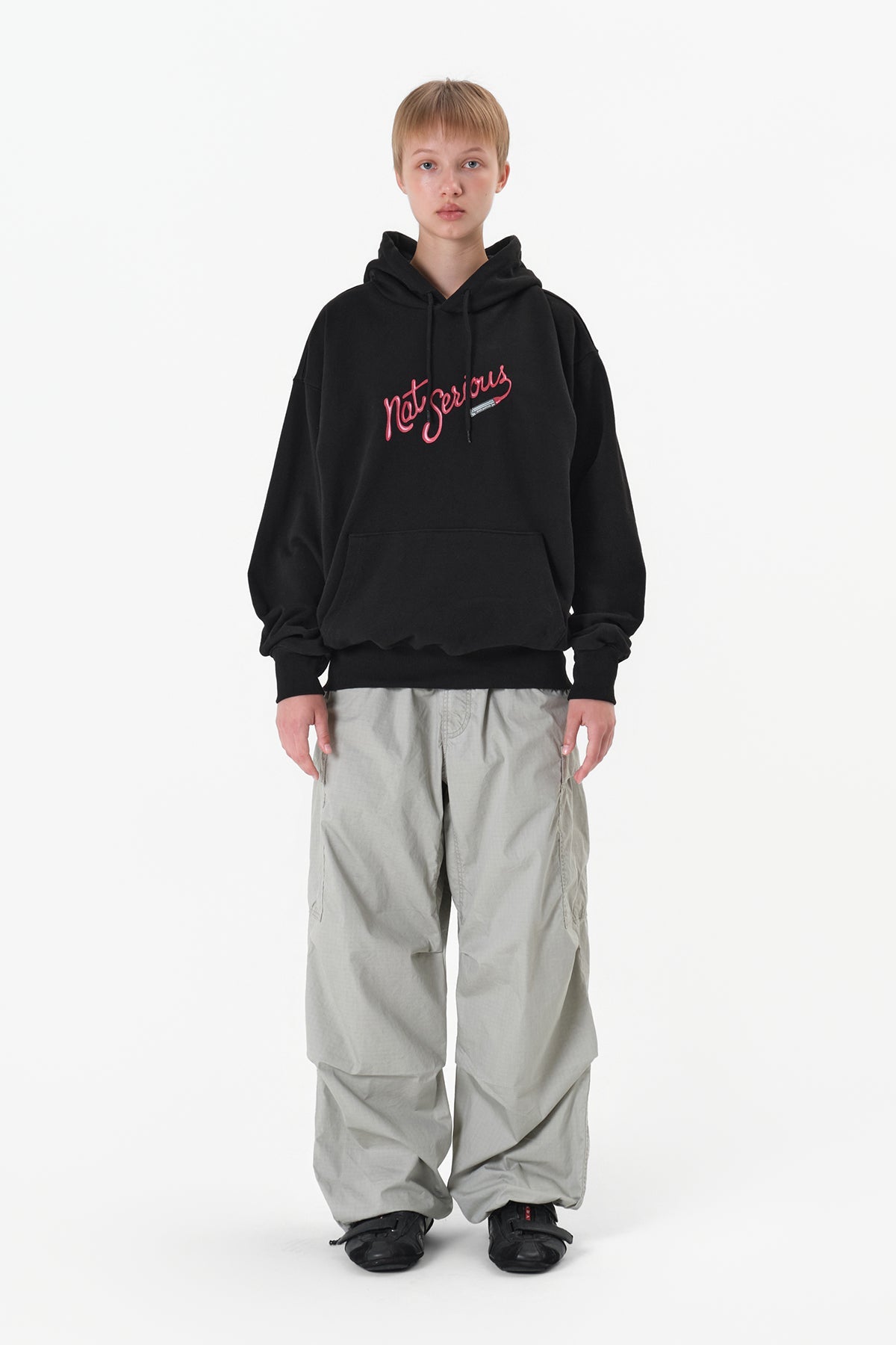 [INVITED] NS LIP HOODIE BLACK