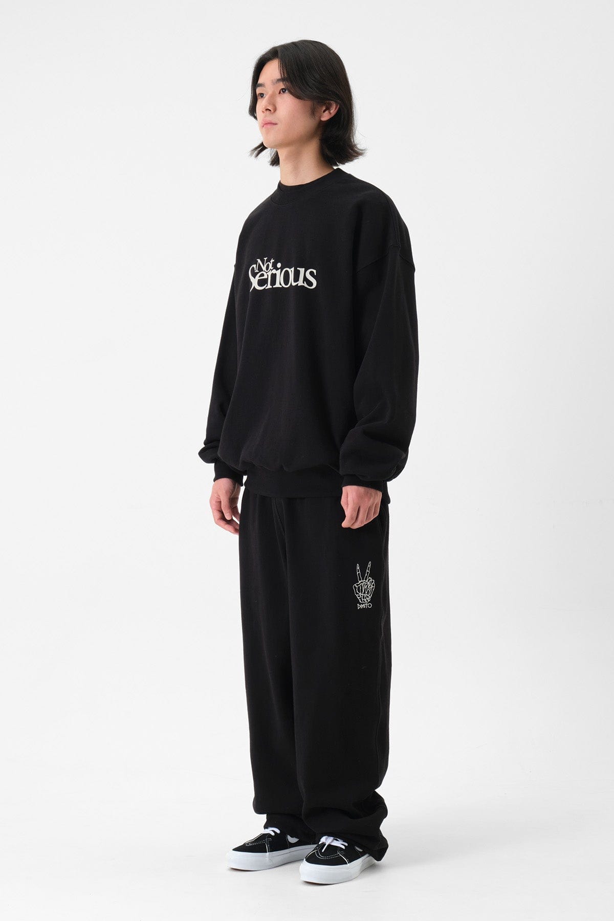 [INVITED] NS SWEATSHIRT BLACK