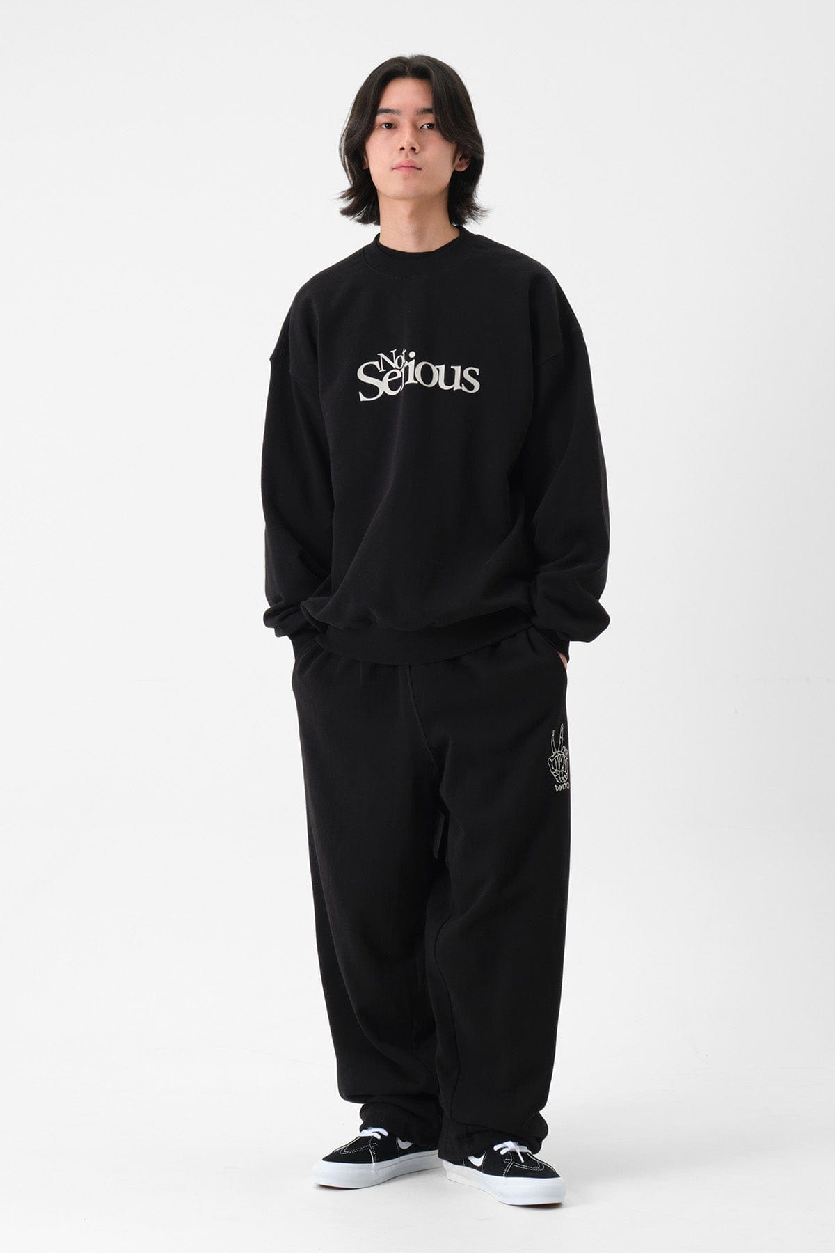 [INVITED] NS SWEATSHIRT BLACK