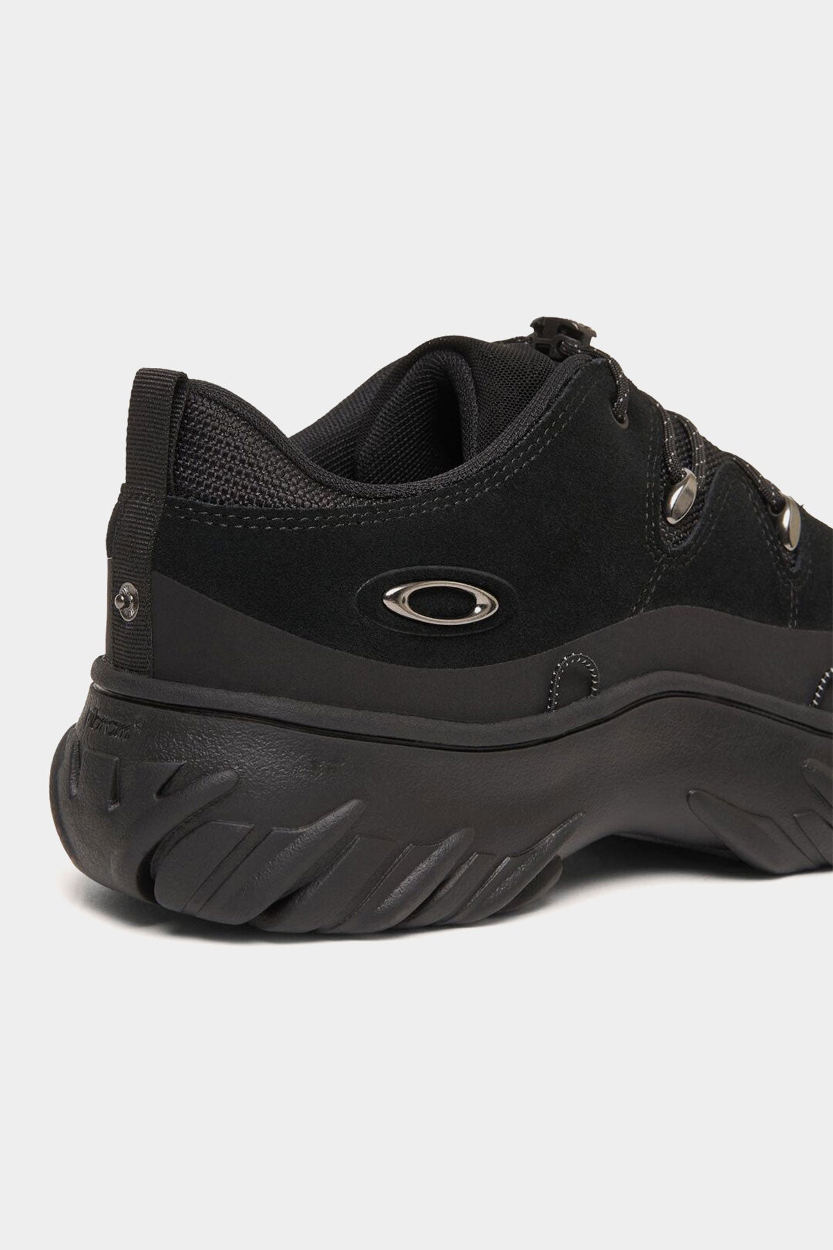 VERT [OAKLEY] MERIDIAN LOW EXT BLACKOUT