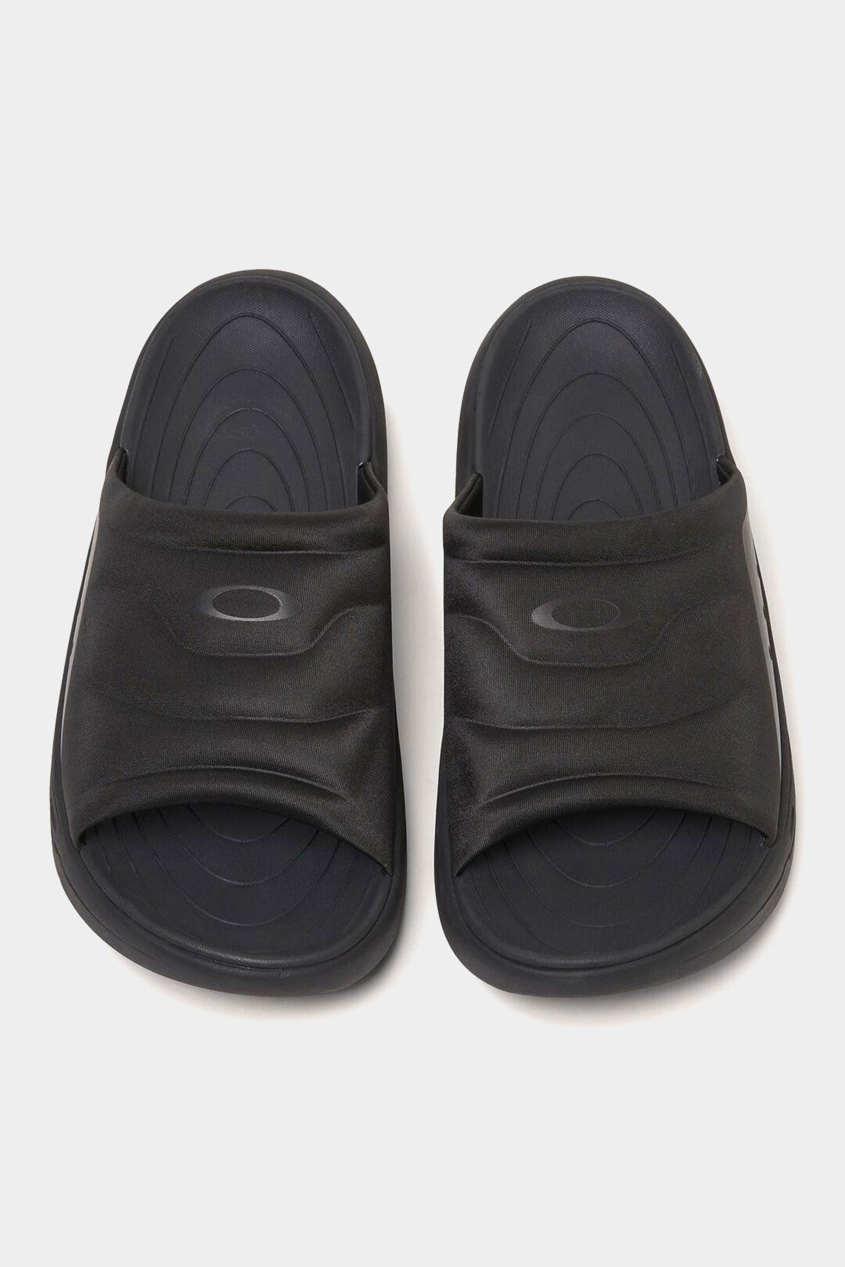 VERT [OAKLEY] STUDIO SLIDE BLACKOUT